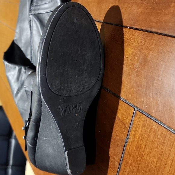 Tall black wedge boots - Picture 3 of 3